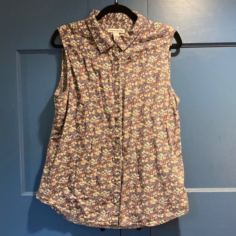 Amazon Essentials Floral Sleeveless Button-Down Shirt